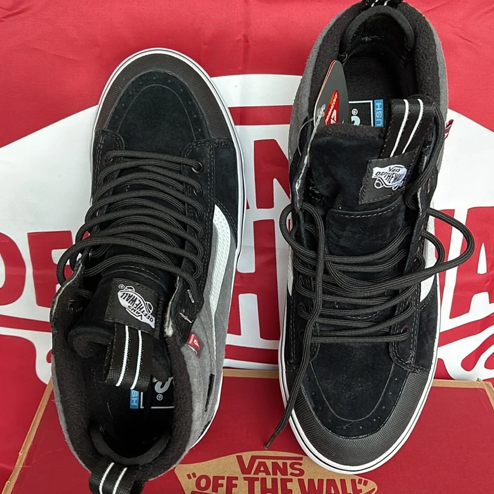 Vans Sk8-Hi Mte-2
Pewter/Black
VNOA5KYCPBQ
Men’s boots - sneakers - Picture 13 of 16